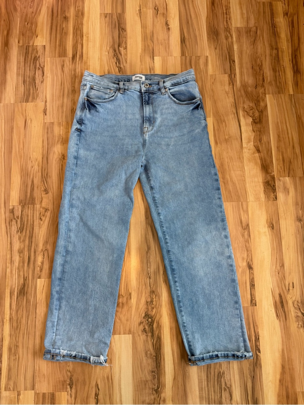 Kensie Light Blue Women's Straight Jeans